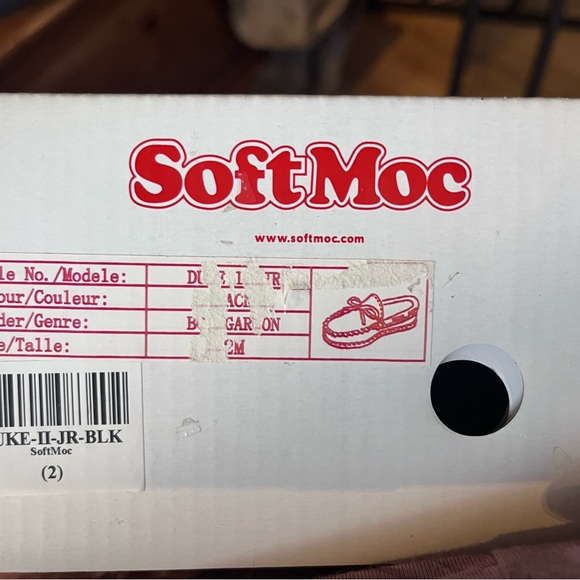 Brand new girls soft moc slippers. Size 2 - Picture 2 of 3